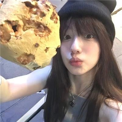 跳舞的红色公交